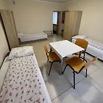 Relaks Hostel *